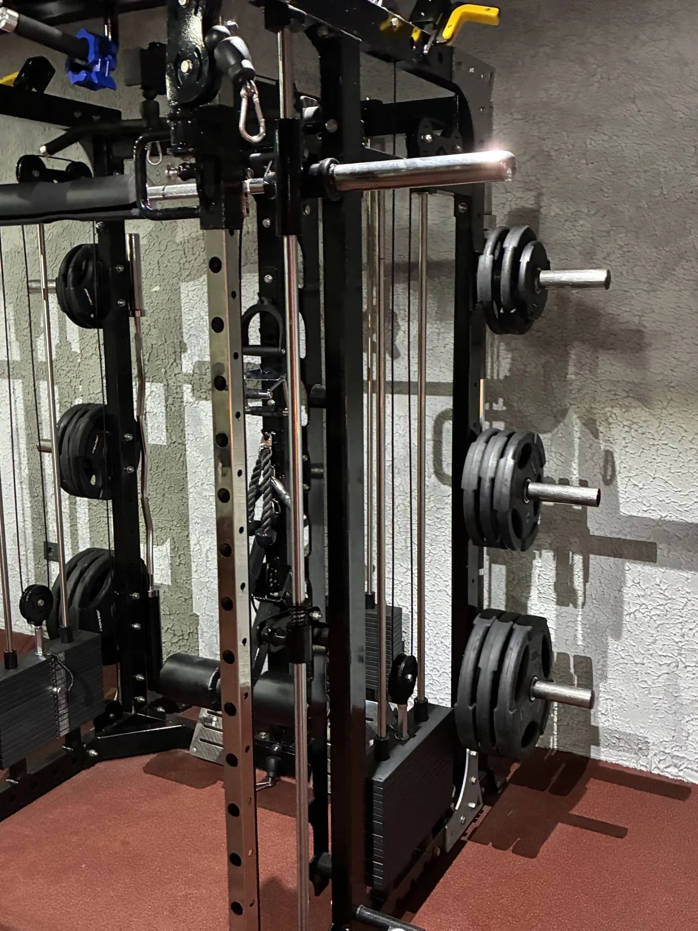 Deep Sport salonundaki profesyonel antrenman ekipmanı